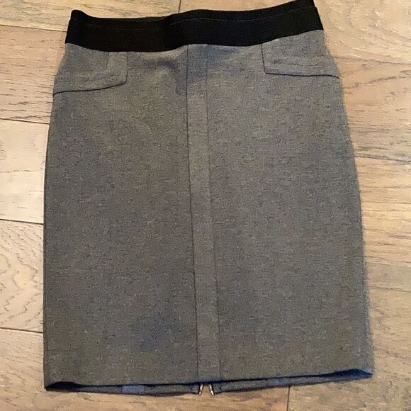 BCBGMAXAZRIA Ponte Knit Exposed Zipper Pencil Skirt, Heather Gray S NWOT - Picture 1 of 6
